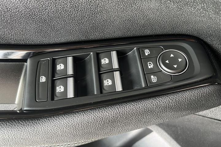 Sort Renault Austral fra 2024 set indefra