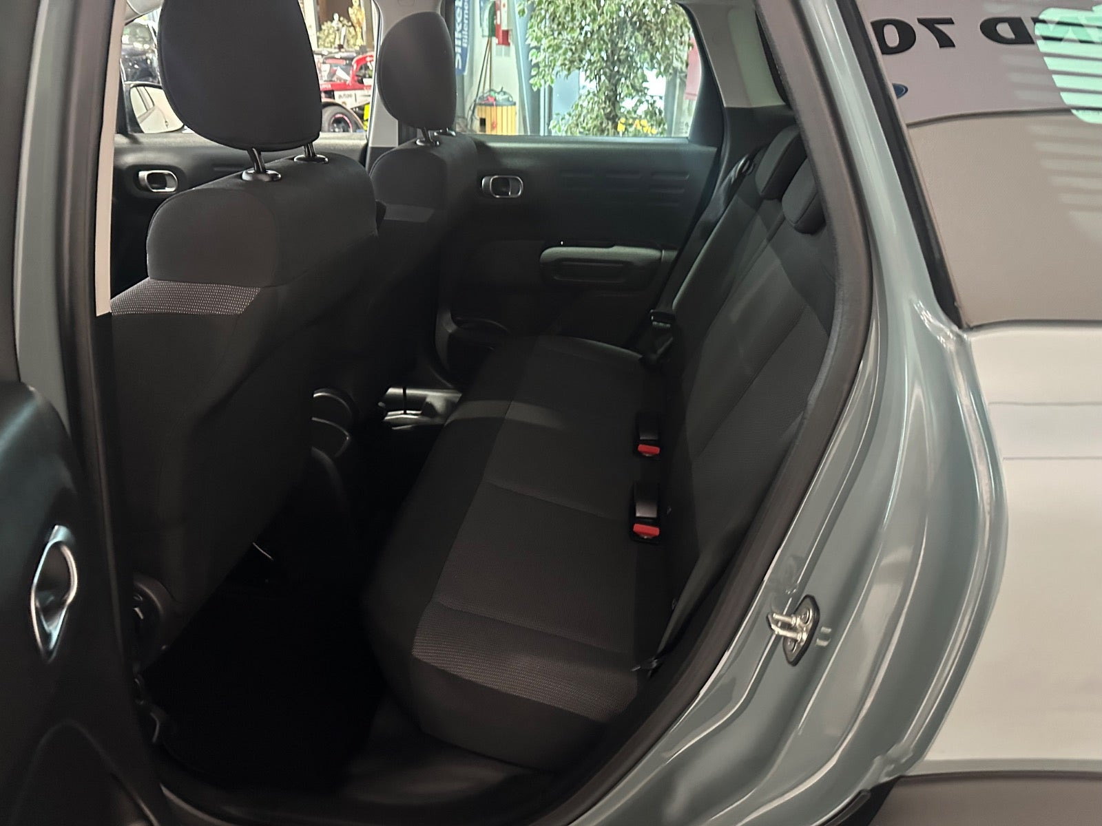 Grå Citroën C3 Aircross fra 2023