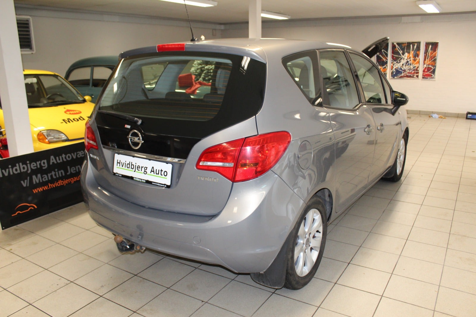 Orange Opel Meriva fra 2012