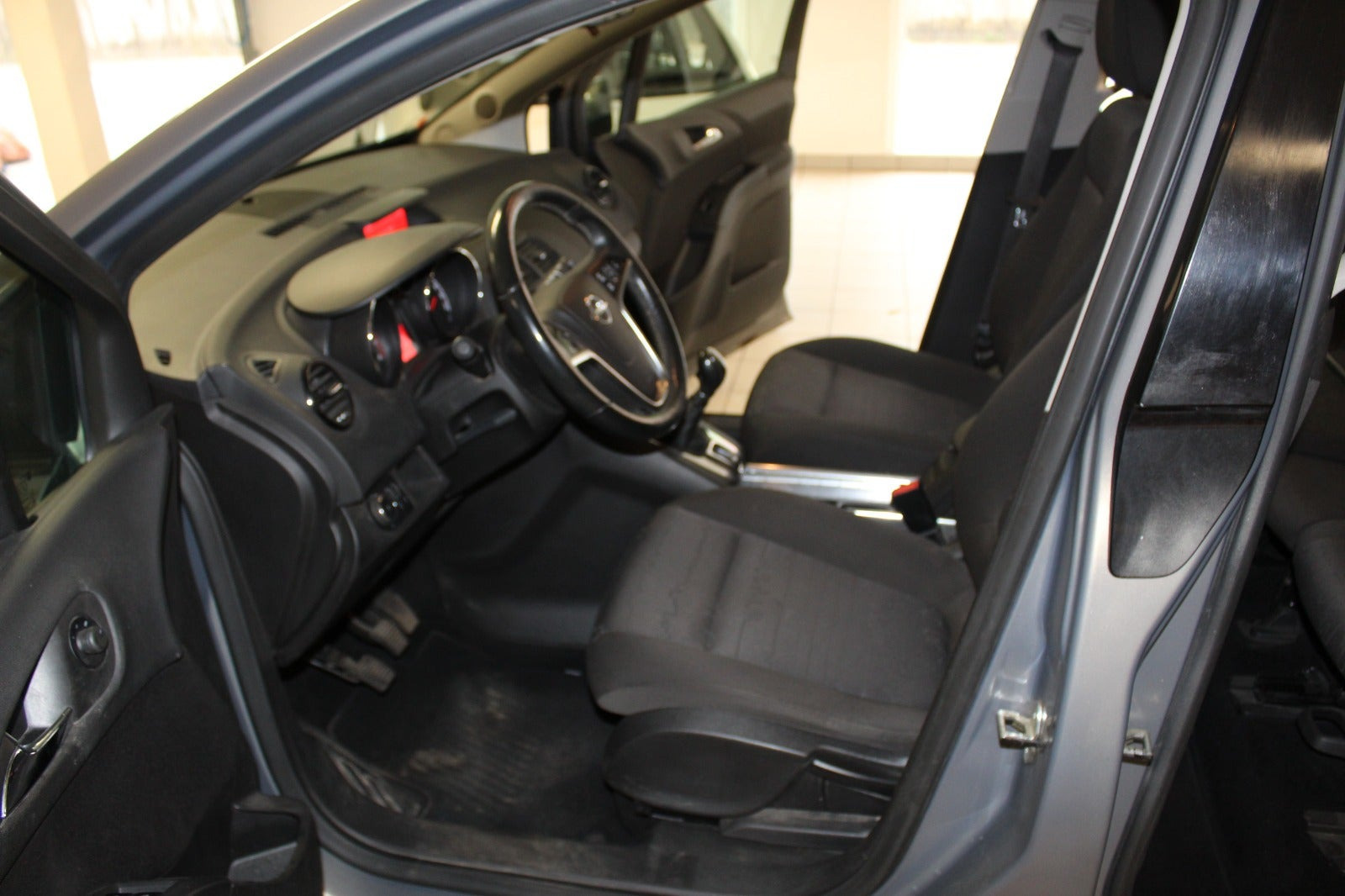 Orange Opel Meriva fra 2012