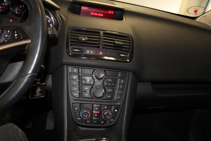 Orange Opel Meriva fra 2012