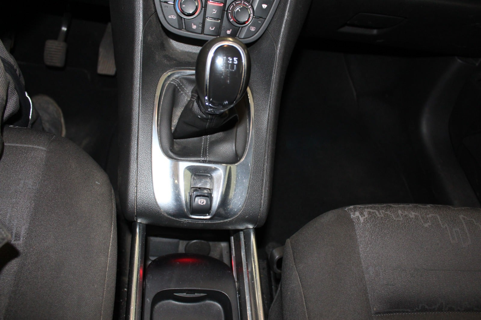 Orange Opel Meriva fra 2012