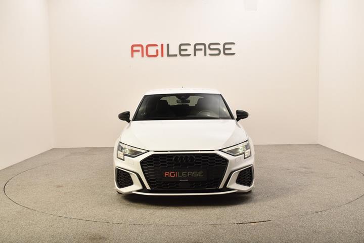 Hvid Audi A3 fra 2021