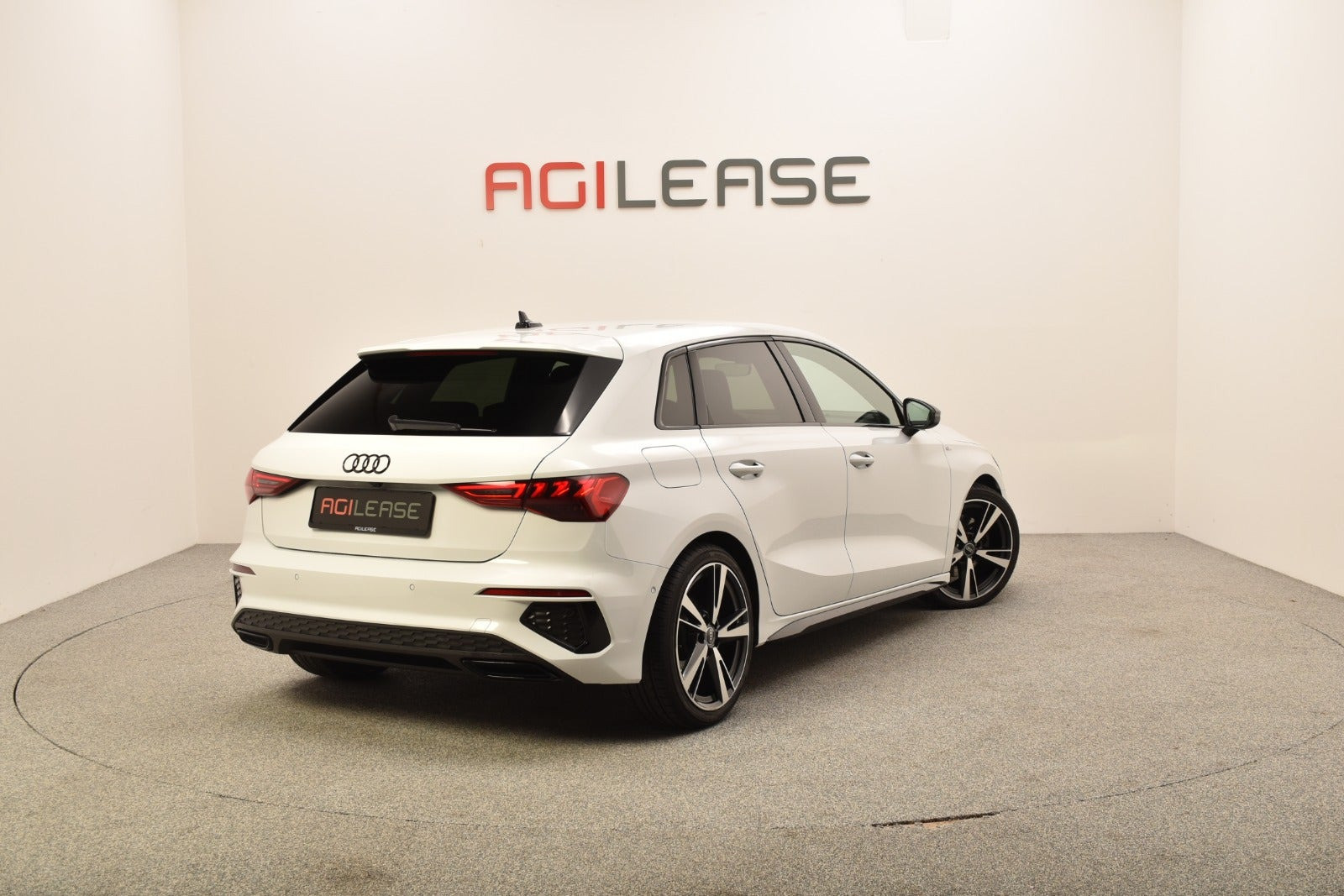 Hvid Audi A3 fra 2021