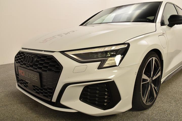 Hvid Audi A3 fra 2021