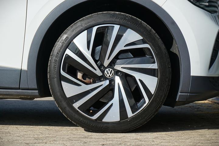Hvid VW ID.4 fra 2021