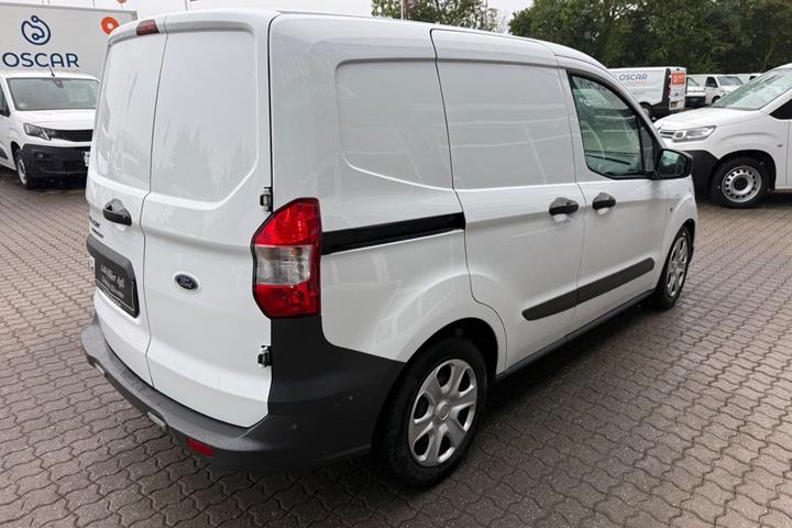 Hvid Ford Transit Courier fra 2021