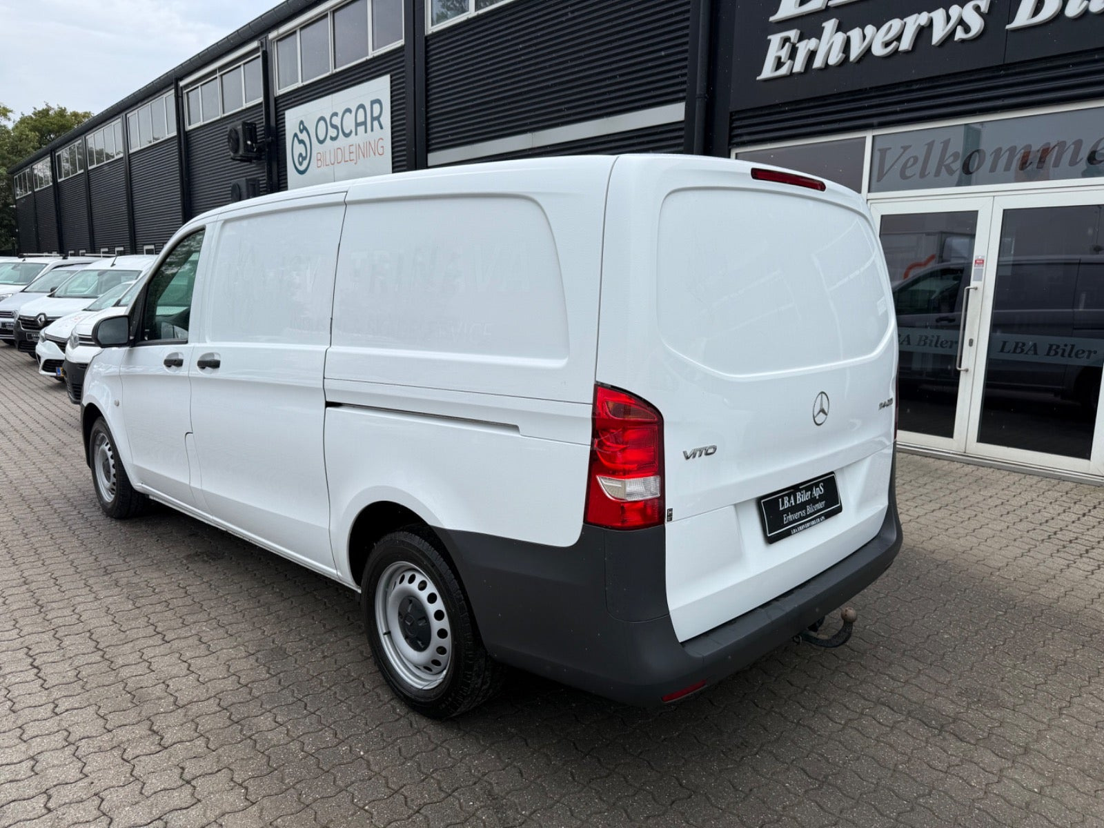 Hvid Mercedes Vito 114 fra 2022