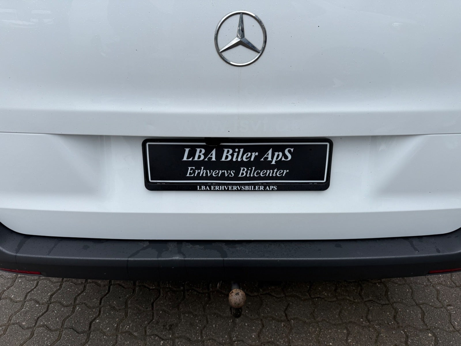 Hvid Mercedes Vito 114 fra 2022