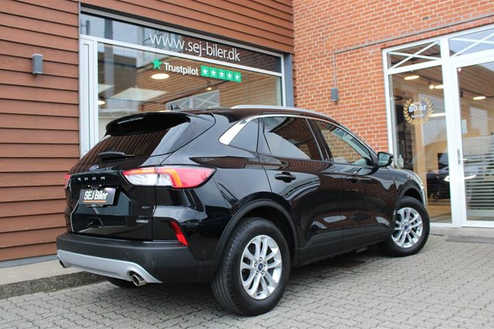 Sort Ford Kuga fra 2023