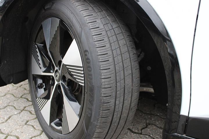 Hvid Renault Megane E-Tech fra 2024