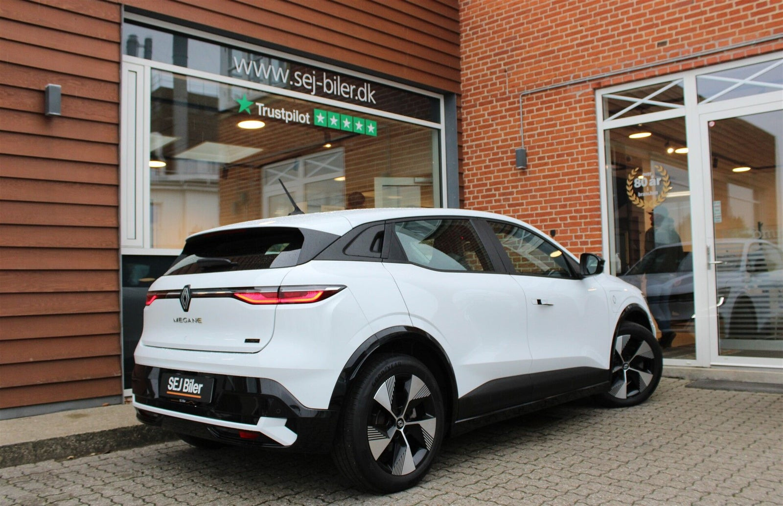 Hvid Renault Megane E-Tech fra 2024