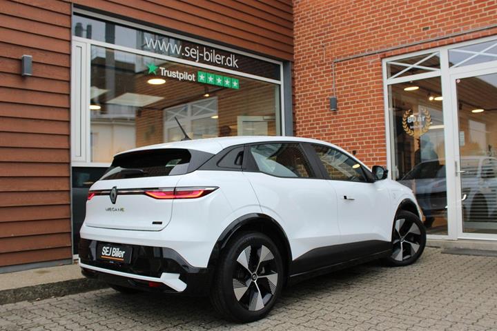 Hvid Renault Megane E-Tech fra 2024