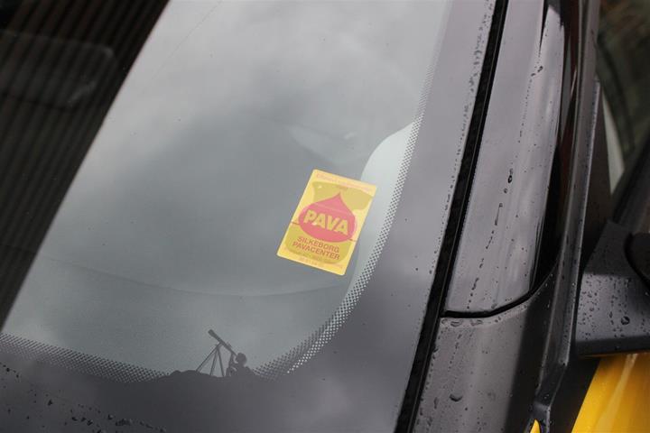 Gul Jeep Avenger fra 2024