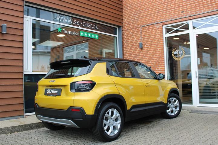 Gul Jeep Avenger fra 2024