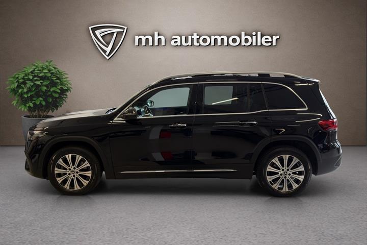 Sort Mercedes EQB250 fra 2023