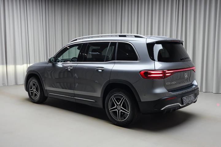 Grå Mercedes EQB250+ fra 2026
