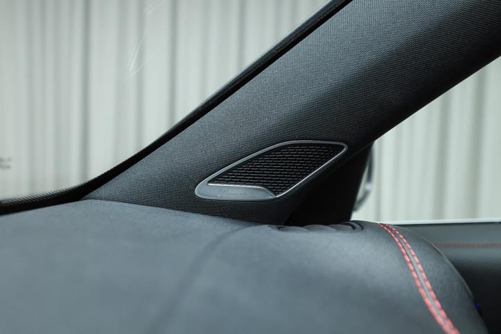 Grå Mercedes EQB250+ fra 2026