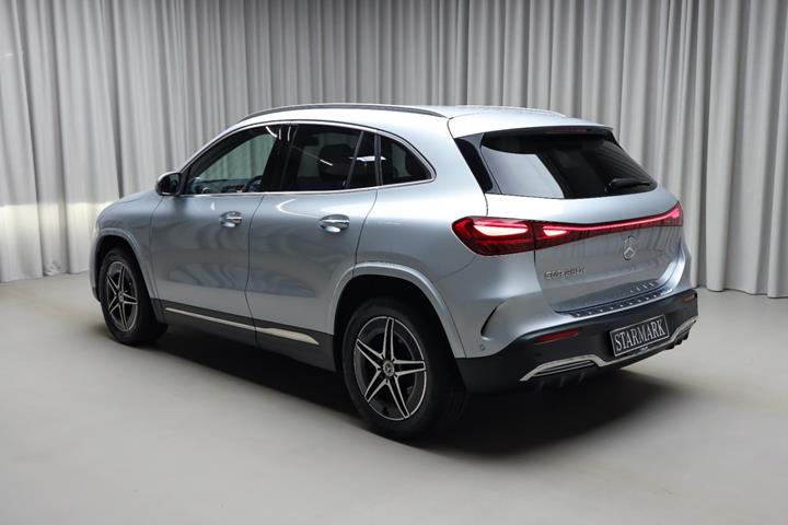 Sølv Mercedes EQA250+ fra 2026