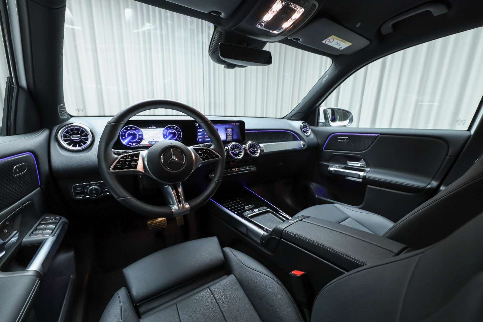 Hvid Mercedes EQB250+ fra 2026