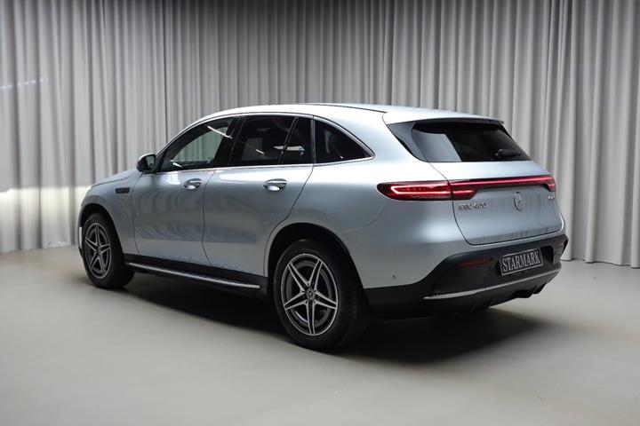 Sølv Mercedes EQC400 fra 2022