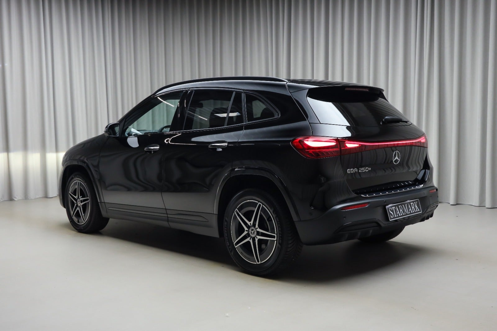 Sort Mercedes EQA250+ fra 2026