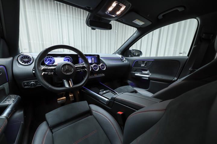 Sort Mercedes EQA250+ fra 2026