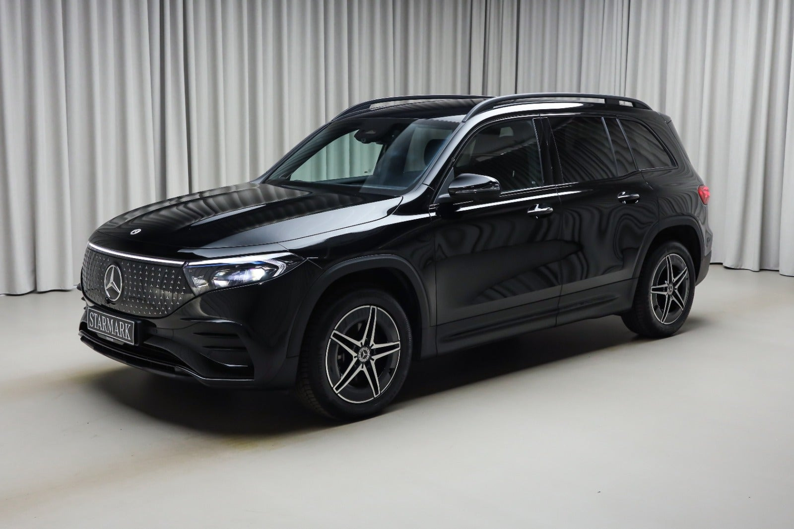 Sort Mercedes EQB250+ fra 2026
