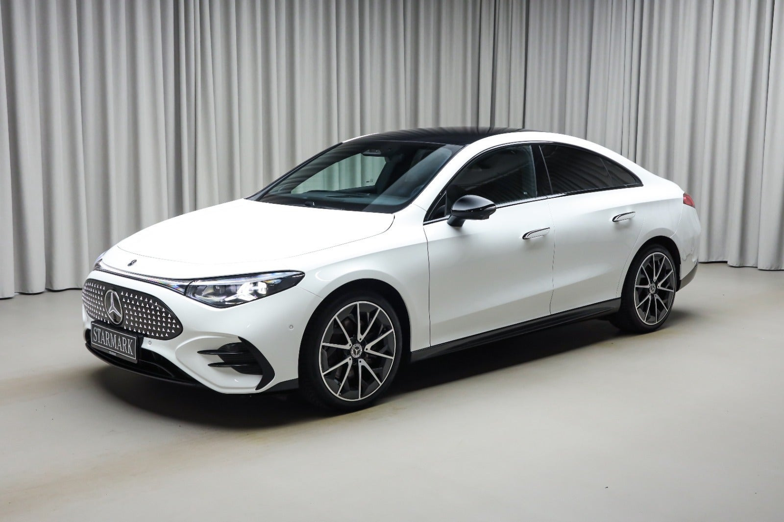 Hvid Mercedes CLA250+ fra 2025