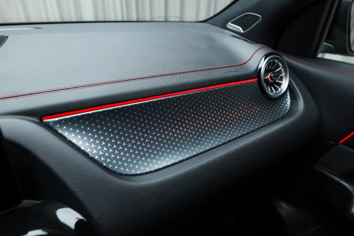 Sort Mercedes EQA250+ fra 2026
