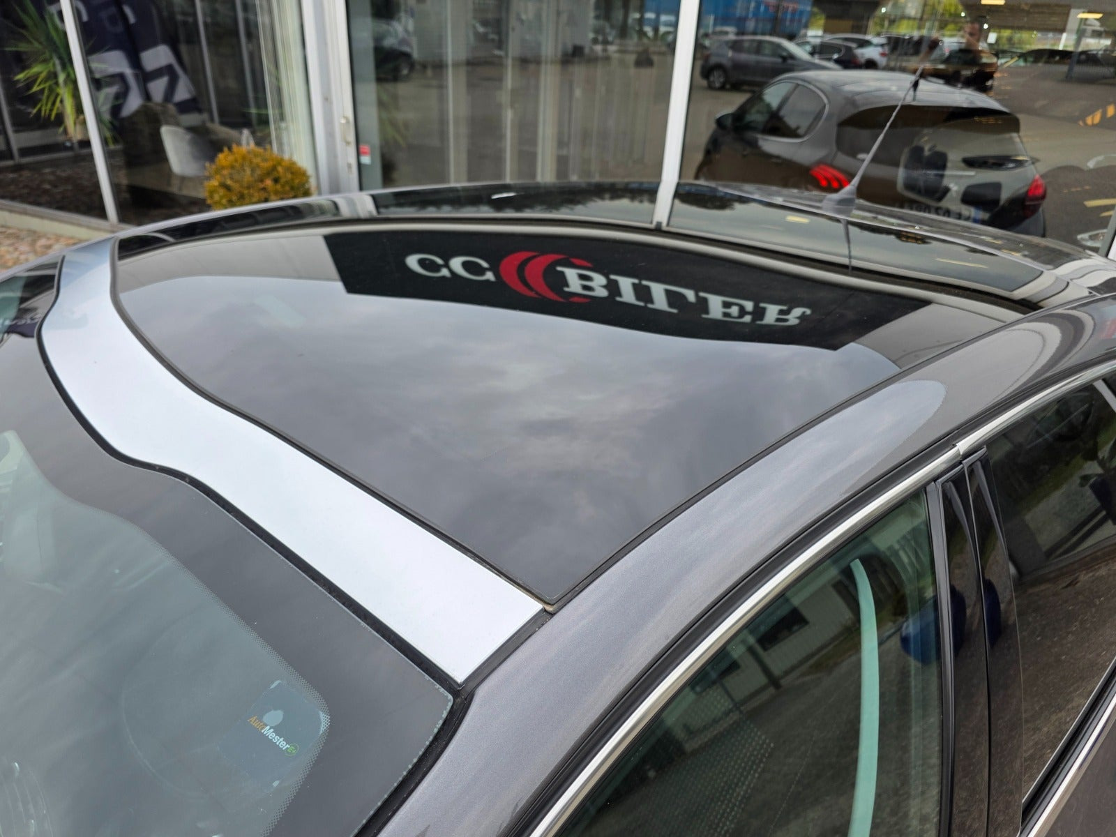 Sort Peugeot 208 fra 2019
