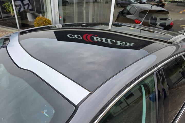 Sort Peugeot 208 fra 2019