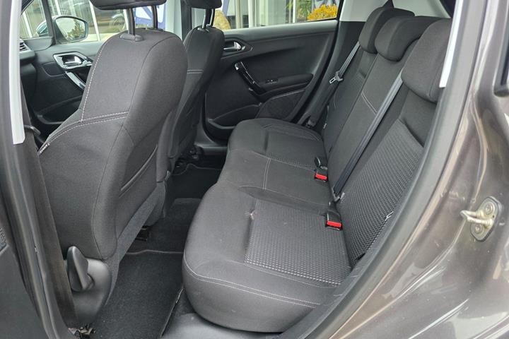 Sort Peugeot 208 fra 2019