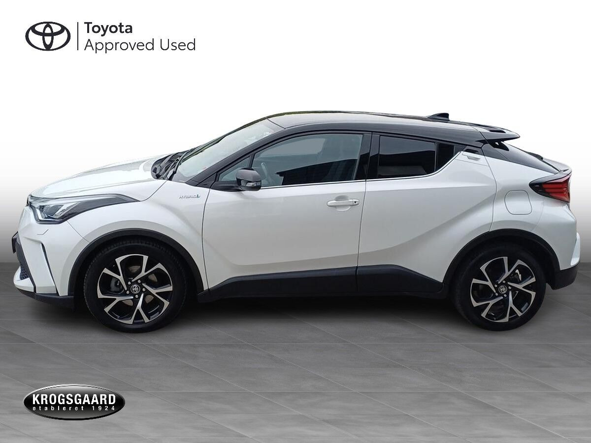 Hvid Toyota C-HR fra 2021