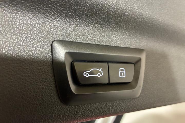 Hvid BMW iX1 fra 2023
