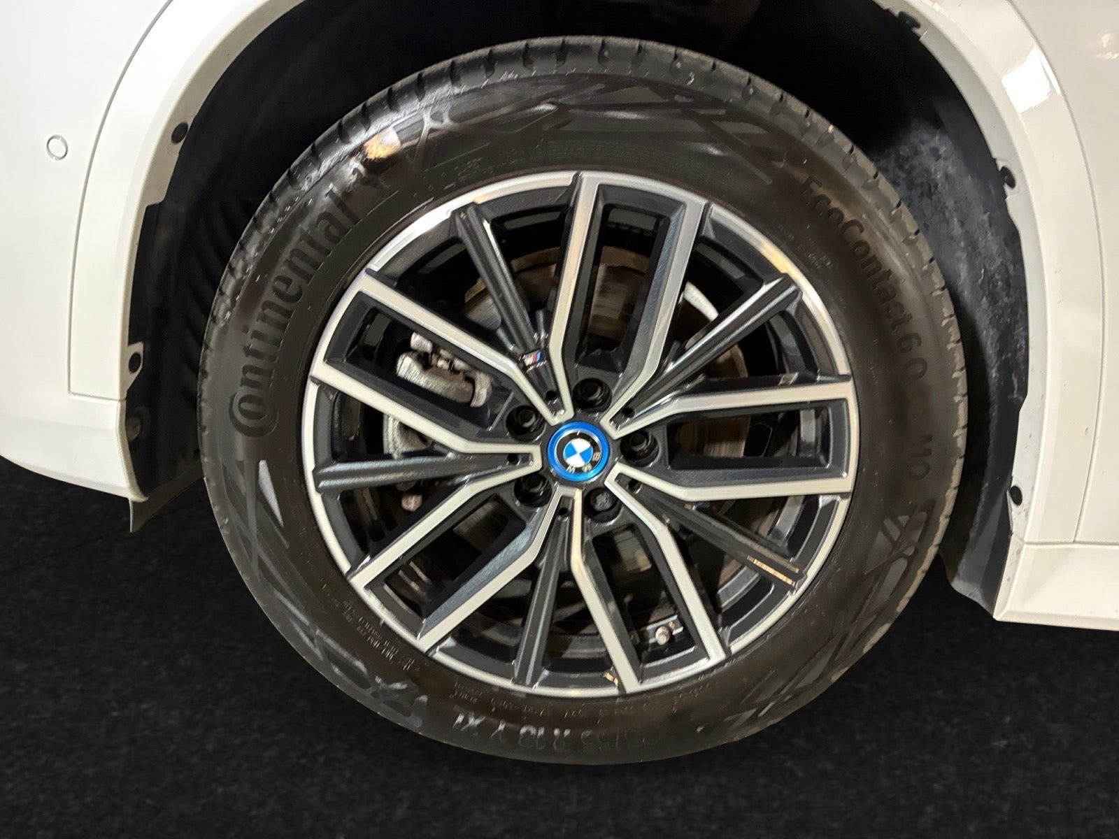 Hvid BMW iX1 fra 2023