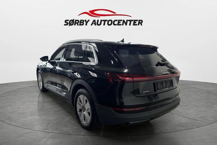 Sort Audi e-tron fra 2022