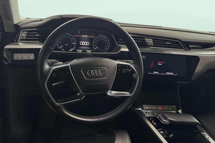 Sort Audi e-tron fra 2022