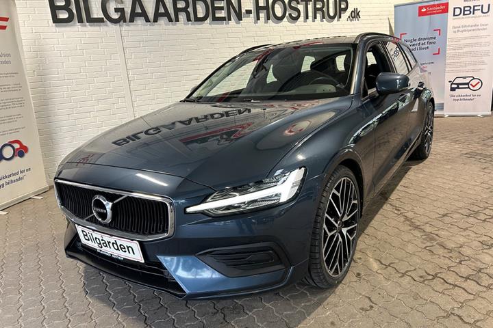 Blå Volvo V60 fra 2019 set udefra