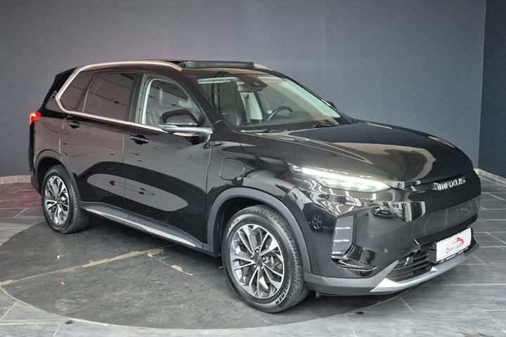 Sort Maxus Euniq6 fra 2022
