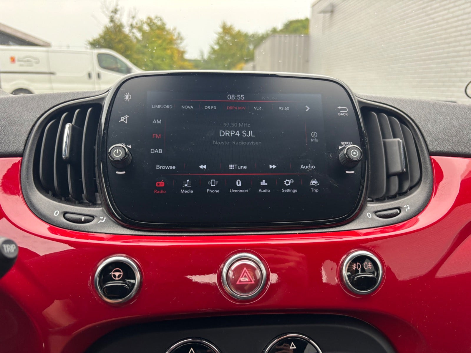 Rød Fiat 500C fra 2021