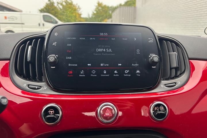 Rød Fiat 500C fra 2021