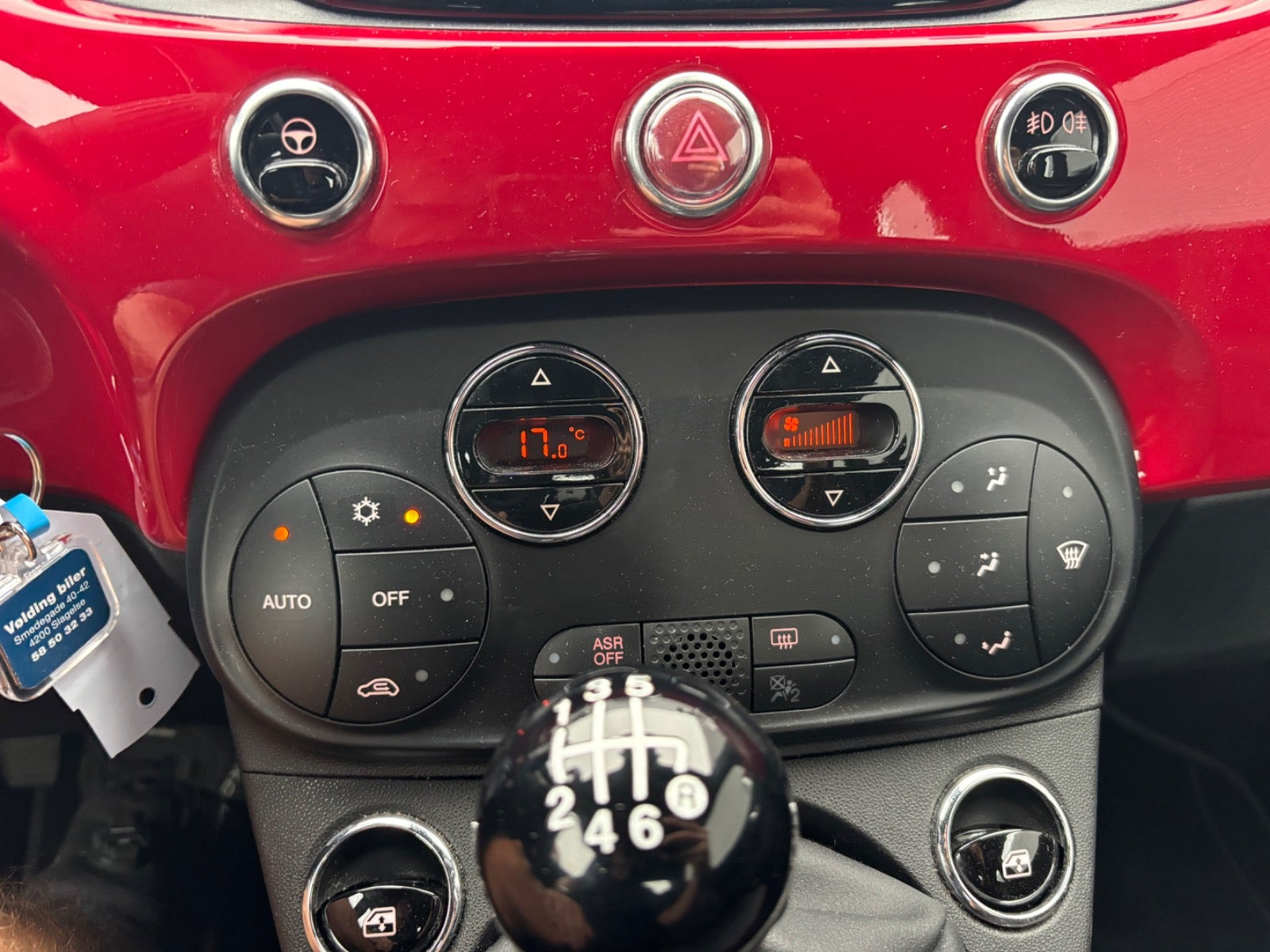 Rød Fiat 500C fra 2021