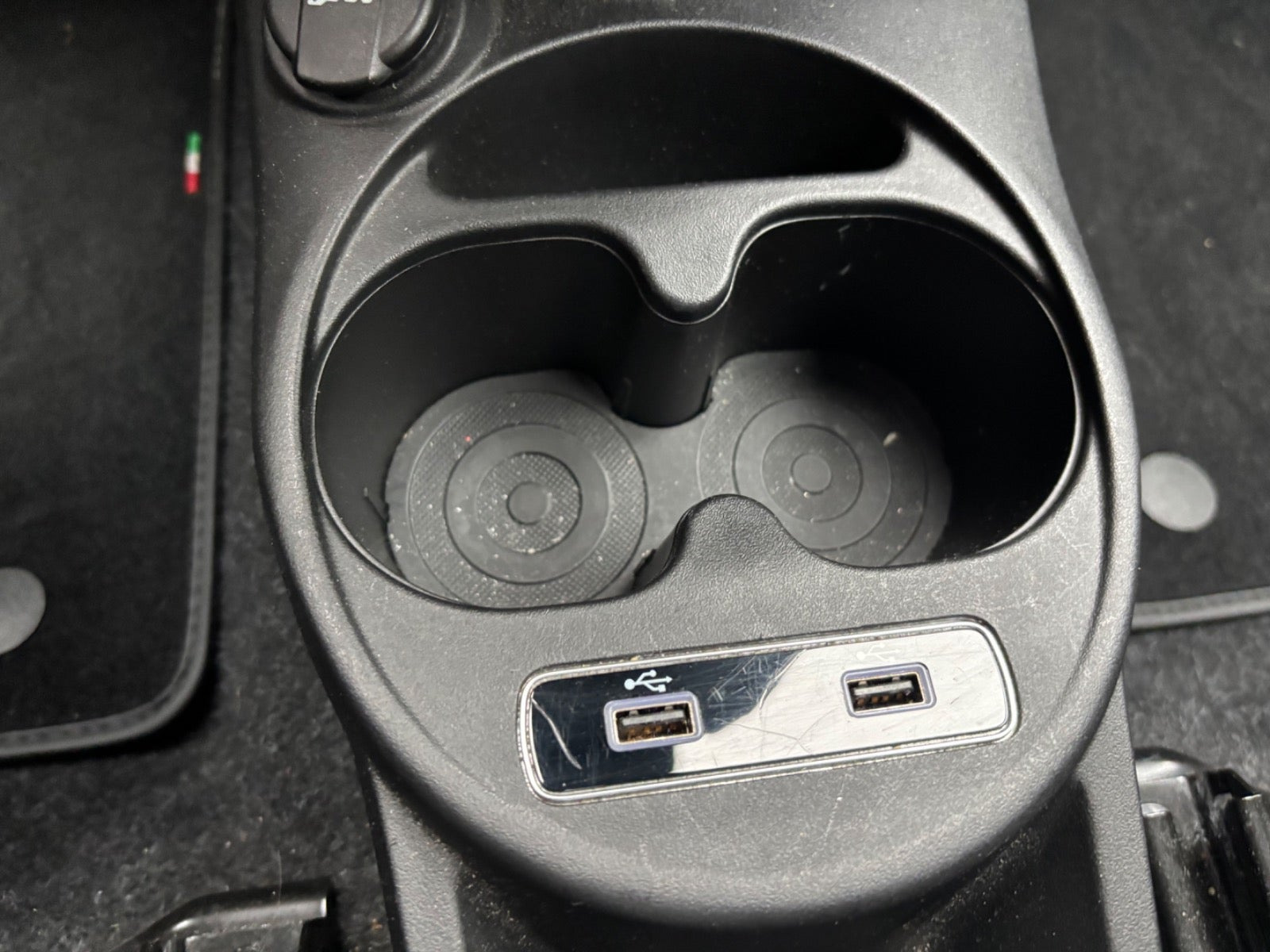 Rød Fiat 500C fra 2021