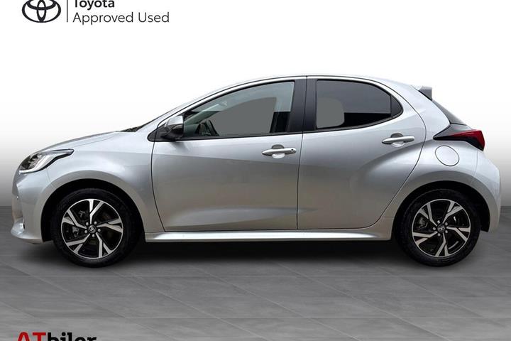 Sølv Toyota Yaris fra 2024