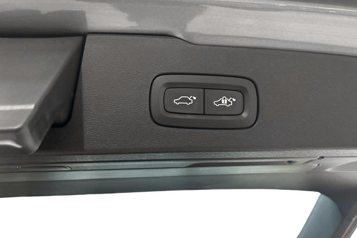 Grå Volvo V60 fra 2019