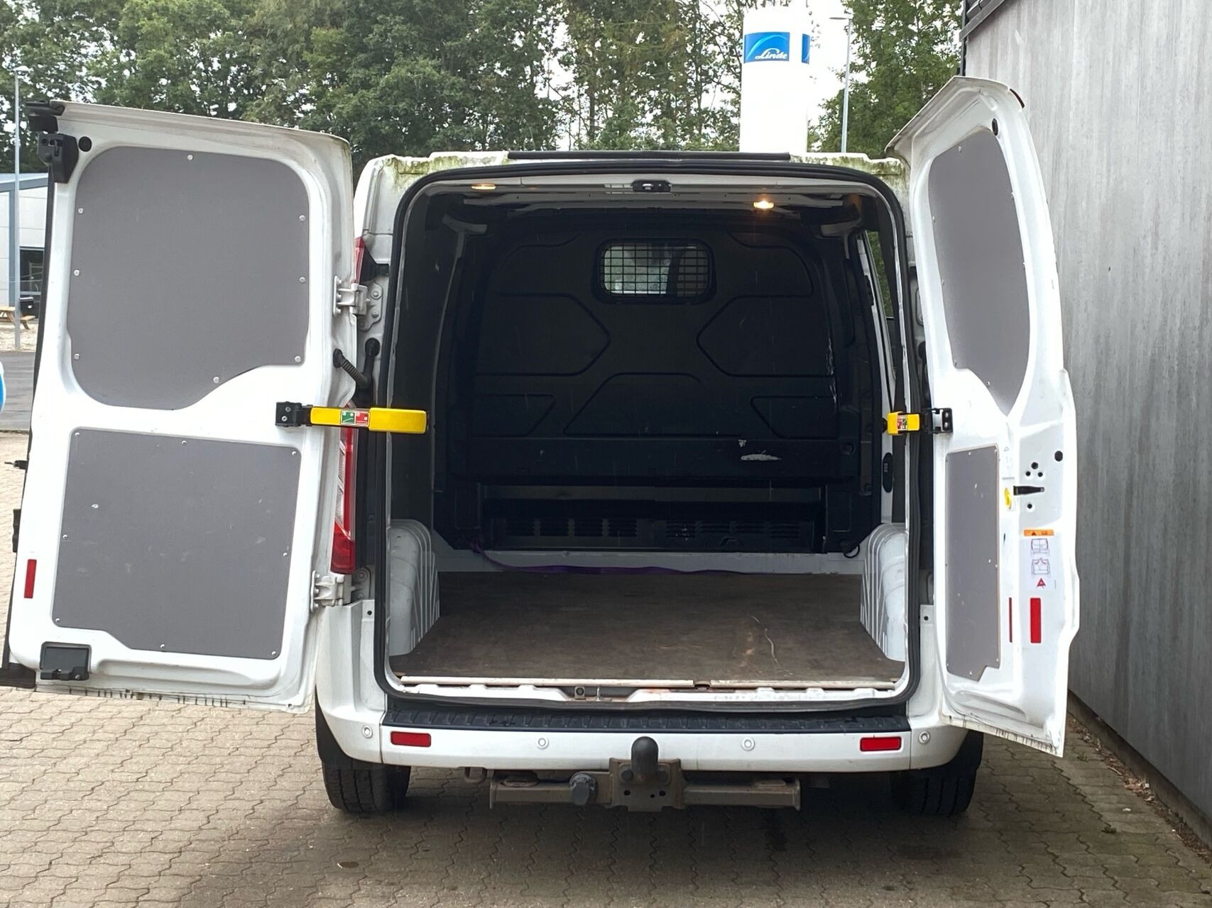 Hvid Ford Transit Custom fra 2019