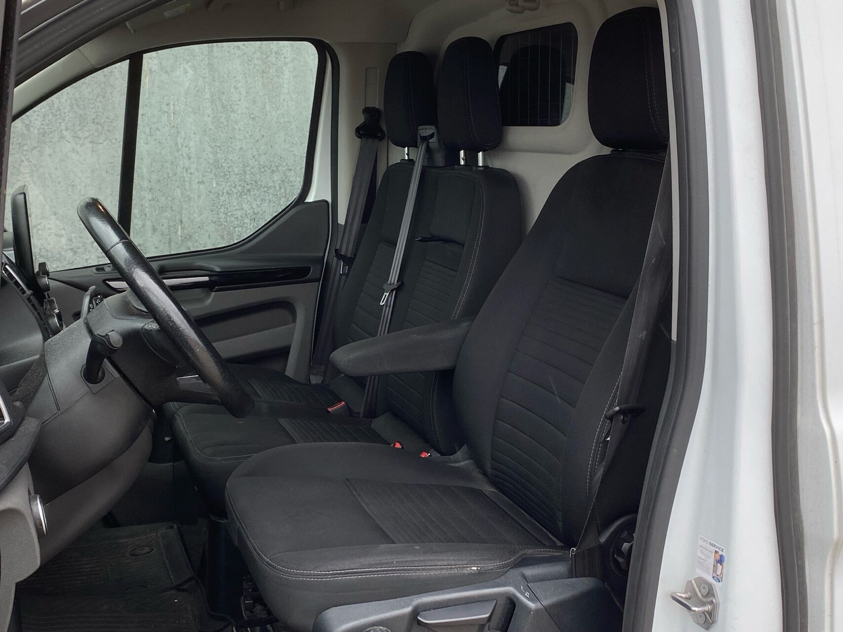 Hvid Ford Transit Custom fra 2019