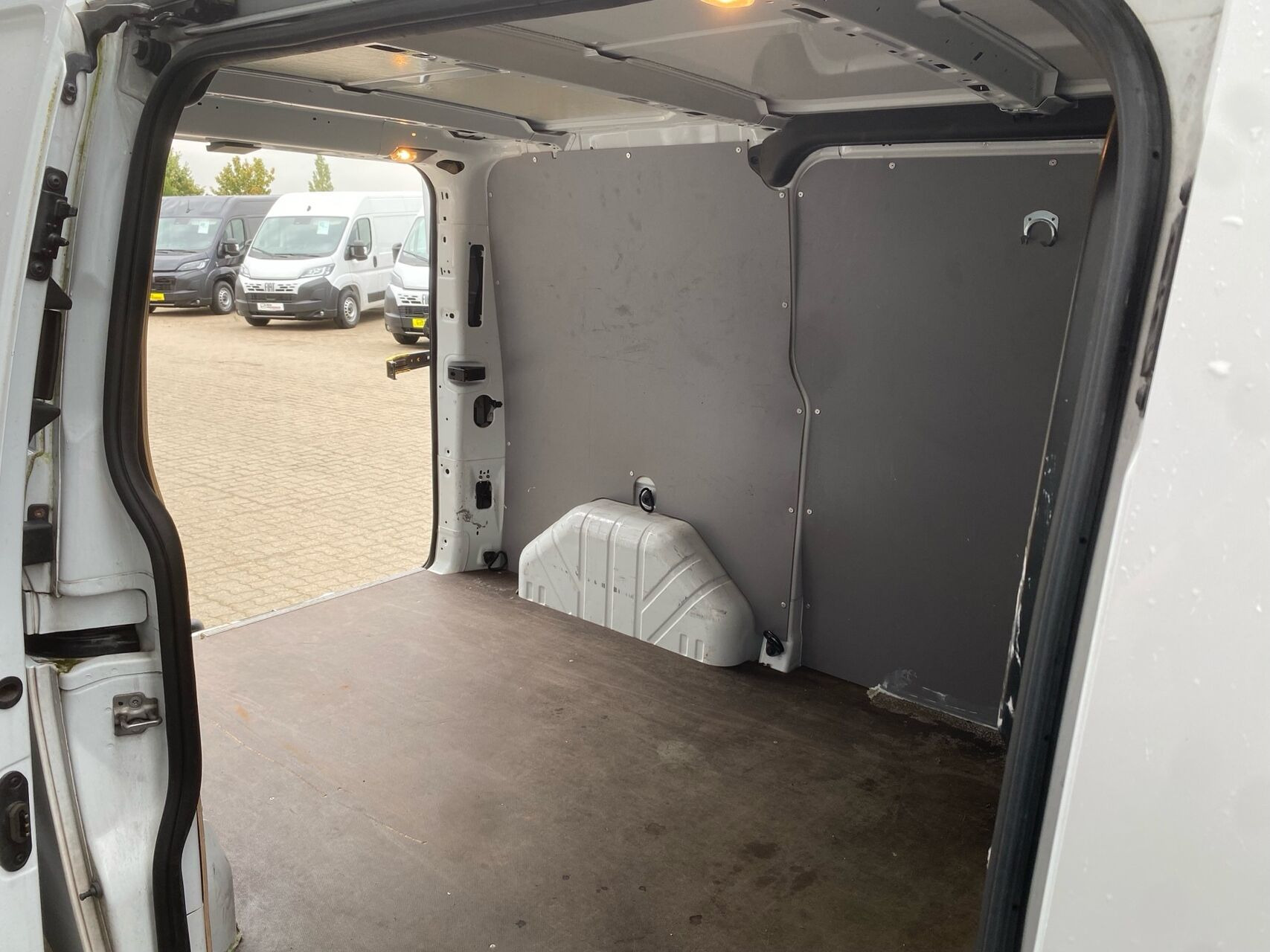 Hvid Ford Transit Custom fra 2019