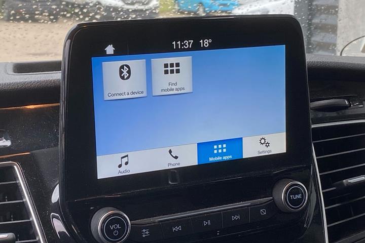 Hvid Ford Transit Custom fra 2019